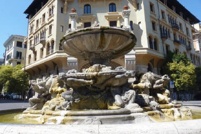 Fontana delle Rane