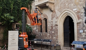 BALCONE DI GIULIETTA: EFFETTUATA CON SUCCESSO LA VERIFICA STATICA DEL MANUFATTO – II comunicato Stampa