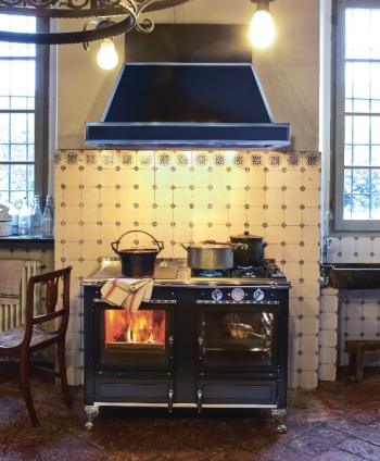 Rustica di J.Corradi: la cucina a legna dal design elegante