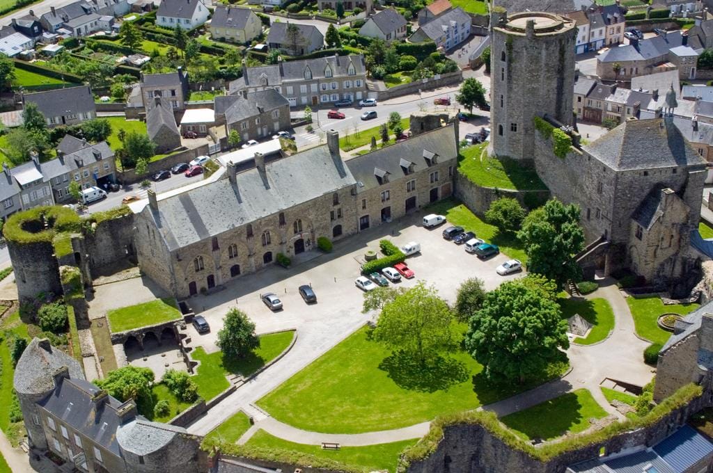 Mobilspazio ha curato l'arredo del Castello di Bricquebec