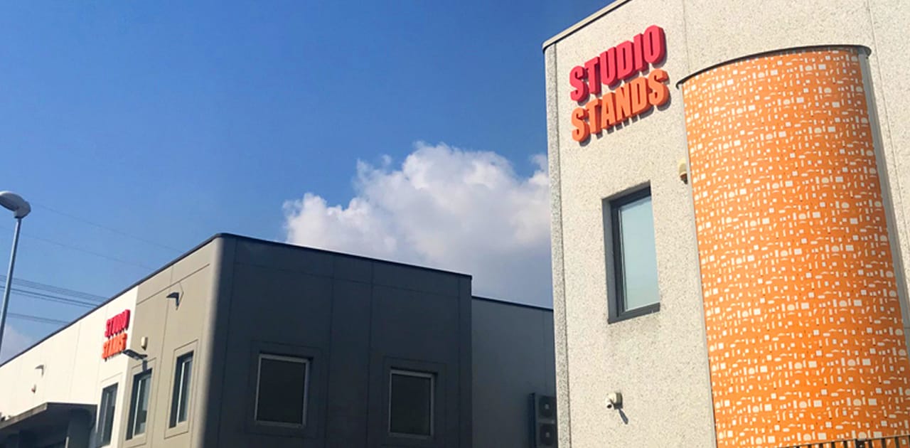 Studio Stands Lettere Scatolate