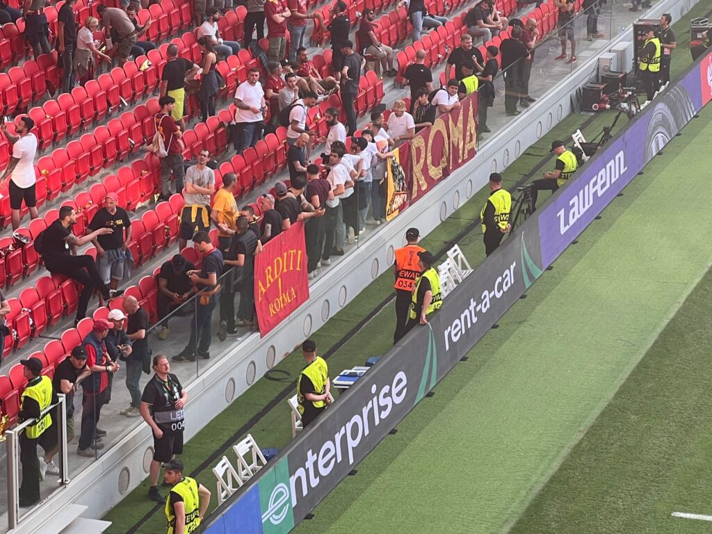 Parapetto-vetro-ninfa-stadio-finale-roma-3.jpg